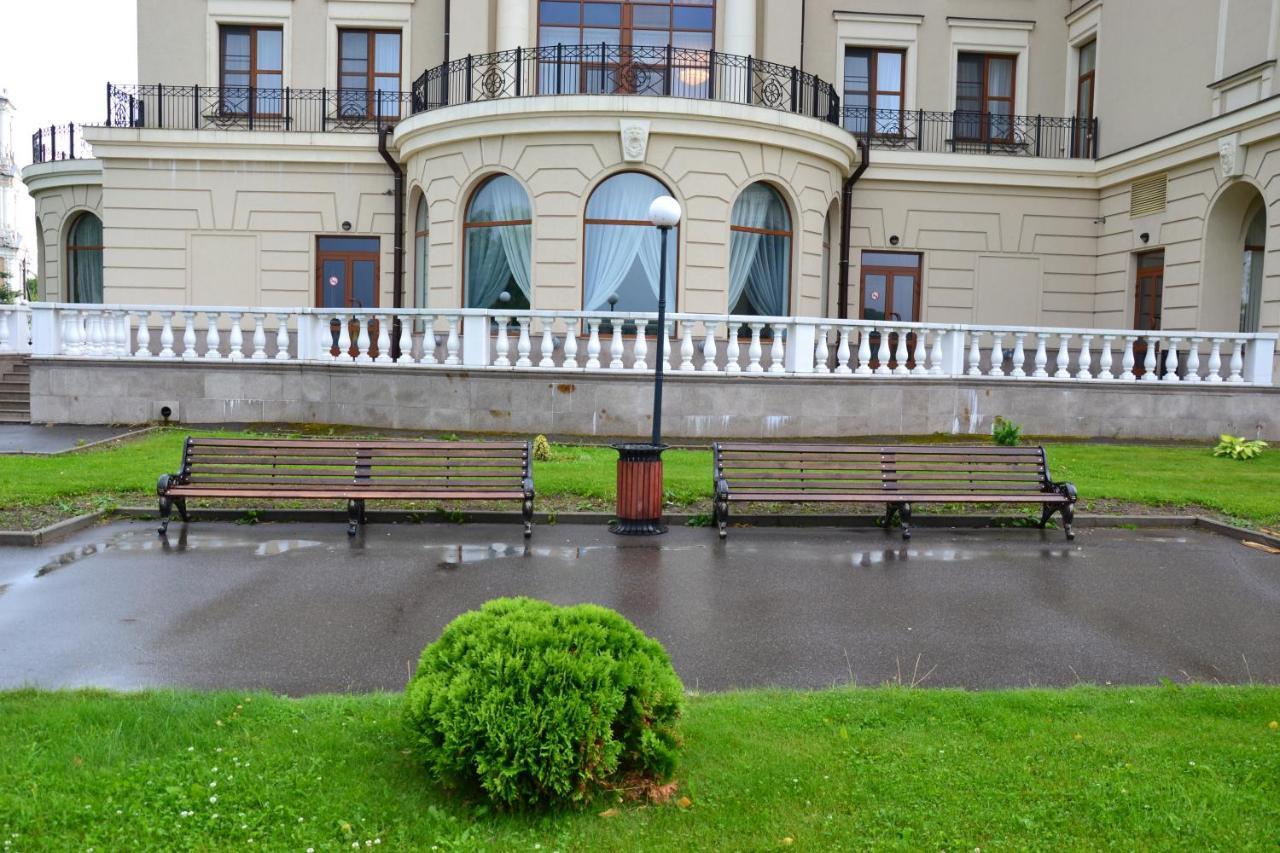 Volzhskaya Riviera Hotel Uglich Exterior photo